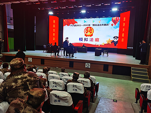 圖為：模擬法庭“庭審”現(xiàn)場3.jpg
