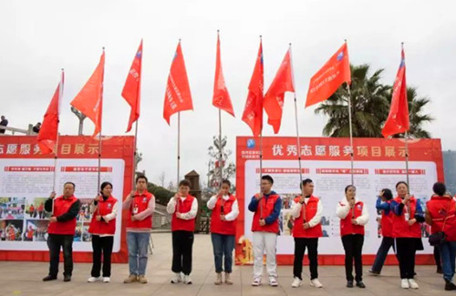 管理檔案按照“入殼——孵化——出殼”的流程提供優(yōu)質(zhì)全程“一站式”服務(wù)（圖片來源：安順市文明辦）.jpg_副本.jpg